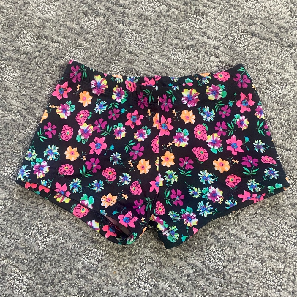 Adorable Flower 🌺 Shorts for your Gymnast